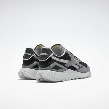 Reebok Sneakers in Grey