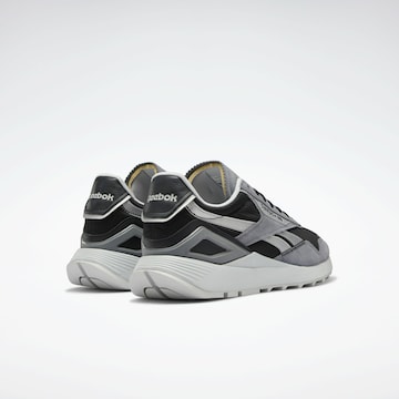 Baskets basses Reebok en gris