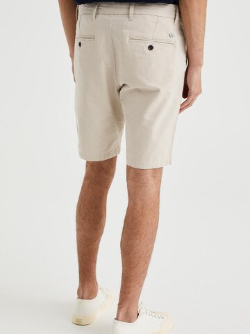 WE Fashion Regular Chino trousers in Beige