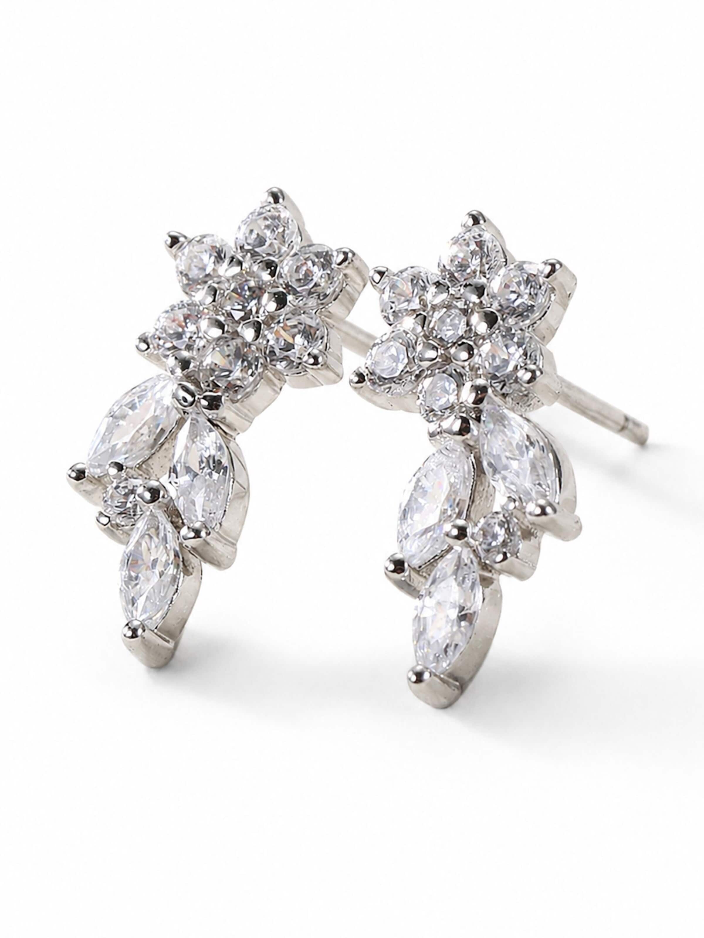 Hey Happiness - Pendientes 'Petal Drape Climber' en plata: frente