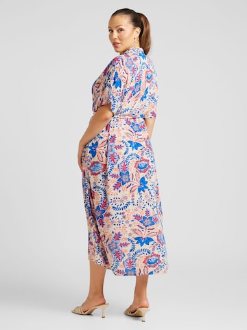 Vero Moda Curve Sukienka koszulowa 'MENNY' w kolorze beżowy