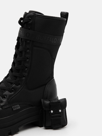 BUFFALO Fűzős csizma 'ASPHA' - fekete