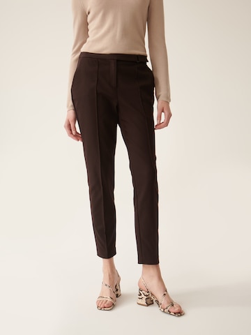 TATUUM Regular Pleated Pants 'JAKINA' in Brown: front