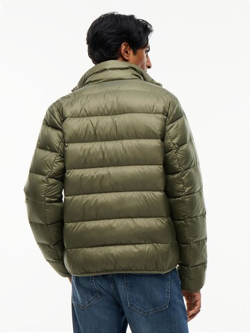 Tommy Jeans Between-Season Jacket in Green