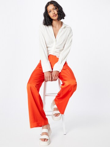 Gina Tricot - Blusa 'Paulina' em branco