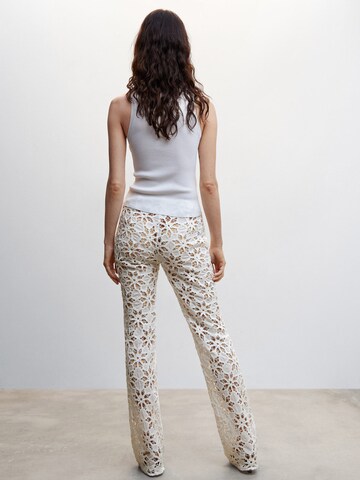 MANGO Regular Byxa 'Crochet' i beige