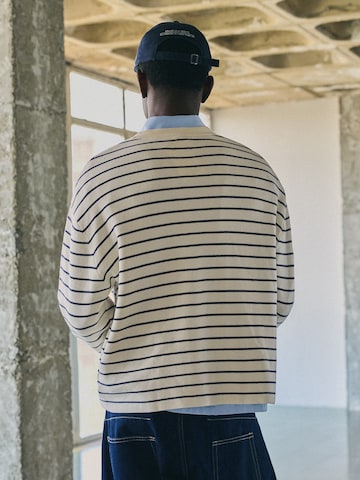 Bershka Neulepaita värissä beige