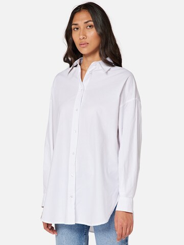 Mavi Blouse in White: front