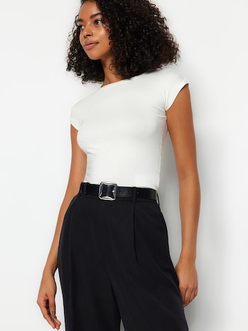 T-shirt Trendyol en beige : devant