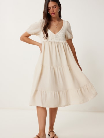 bēšs Happiness İstanbul Kleita