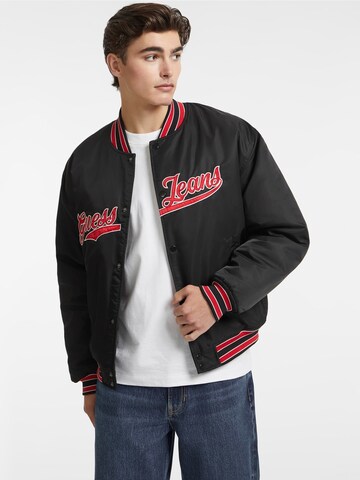 GUESS Between-Season Jacket in Black
