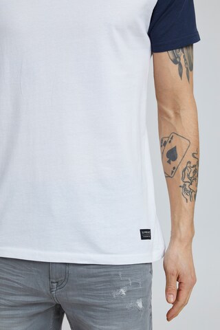 11 Project - Camisa em branco