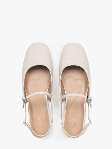 Décolleté sling '501-02' di Estro in beige