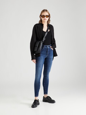 Skinny Jean 'HIGH RISE SUPER SKINNY ANKLE' Calvin Klein Jeans en bleu