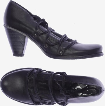 VIRUS Flats & Loafers in 37 in Black: front