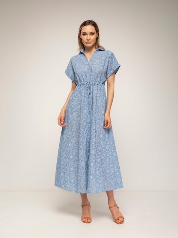 Tantra Blousejurk 'vestido midi camisero bordado de manga corta con cintura fruncida' in Blauw: voorkant
