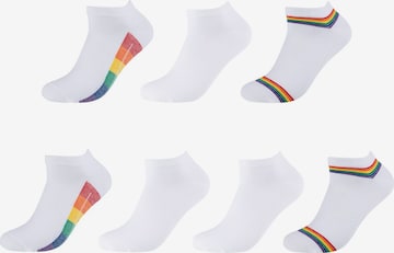 camano Socks in White: front