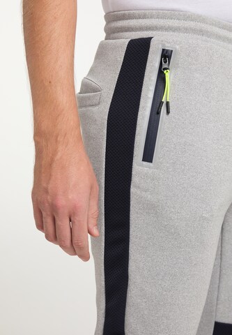 Mo SPORTS Tapered Trousers in Grey