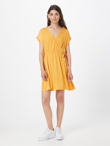 Robe 'Martina' ABOUT YOU en jaune