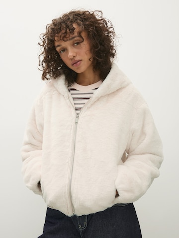 Bershka Välikausitakki värissä beige: etupuoli