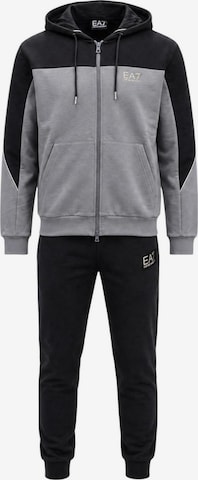Completo per l'allenamento '7M002411 AF10377' di EA7 Emporio Armani in grigio: frontale
