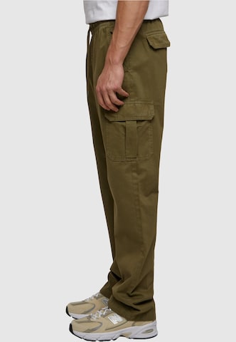 Urban Classics Loose fit Cargo trousers in Green