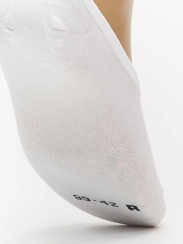 PUMA Дамски чорапи тип терлици 'Footie' в бяло