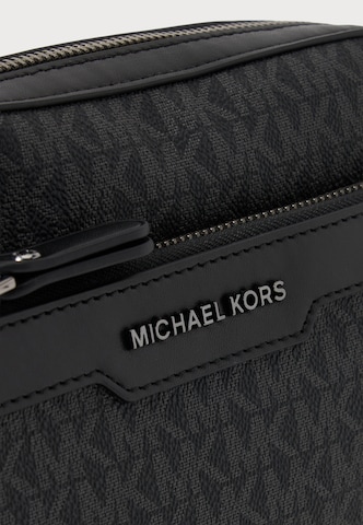 Michael Kors Axelremsväska i svart
