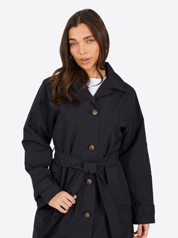 Cappotto di mezza stagione di BRAVE SOUL in nero