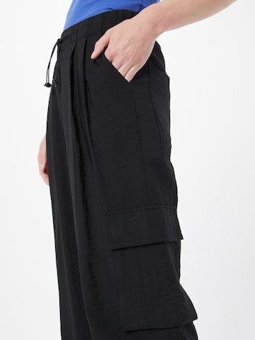 SISTERS POINT Široke hlačnice Kargo hlače 'ELLA' | črna barva