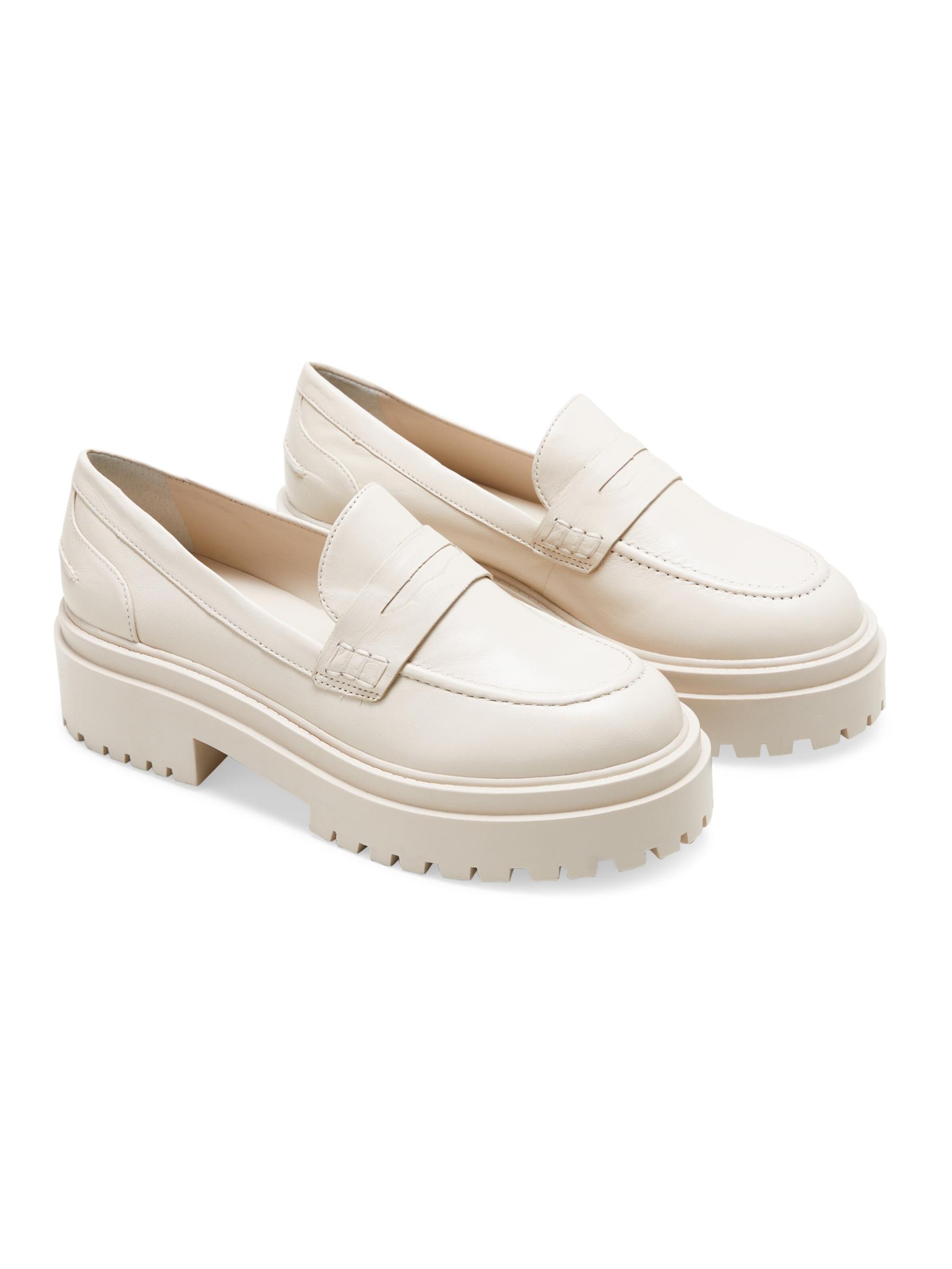 Mangara Atelier Mocassins 'Mocassins Carvalho en cuir beige à semelle plateforme crantée' in Beige