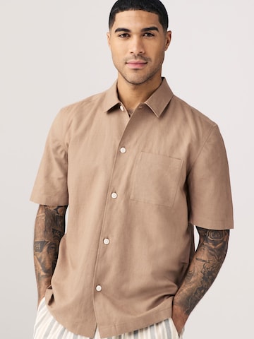 Coupe regular Chemise Next en beige : devant