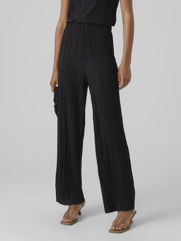 Regular Pantalon VERO MODA en noir : devant