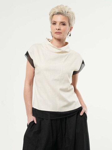 Metamorphoza Blouse in Beige: front