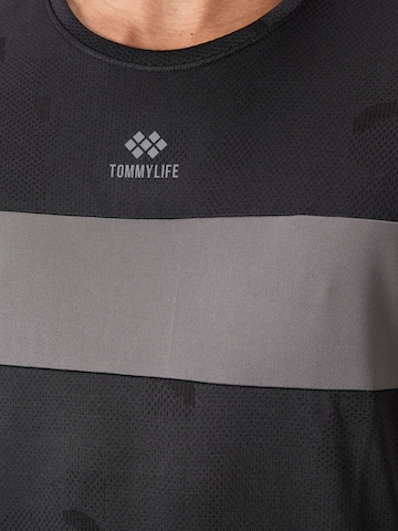 Maglietta 'T-Shirts' di Tommy Life in colori misti