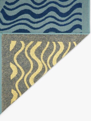 Scalpers Beach Towel 'Waves' in Green