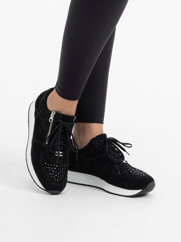 Baskets basses VITAFORM en noir : devant