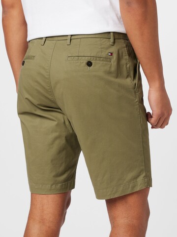 TOMMY HILFIGER - Regular Calças chino 'Harlem' em verde