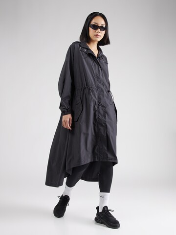 Manteau mi-saison 'ESSENTIAL' Nike Sportswear en noir : devant