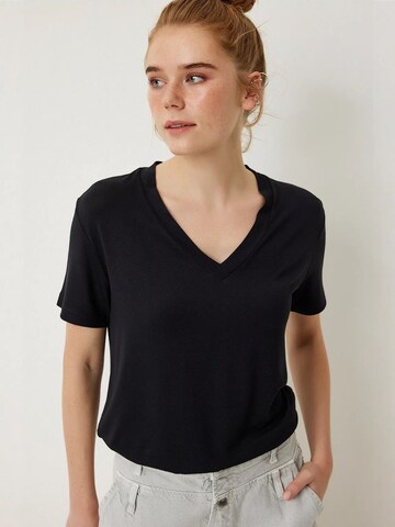 Maglietta 'T-Shirts' di Happiness İstanbul in nero: frontale