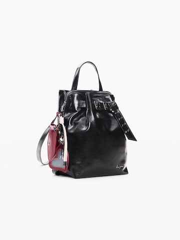 Desigual Reppu värissä musta