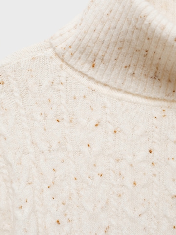 Robes en maille 'Trenzi' MANGO en blanc