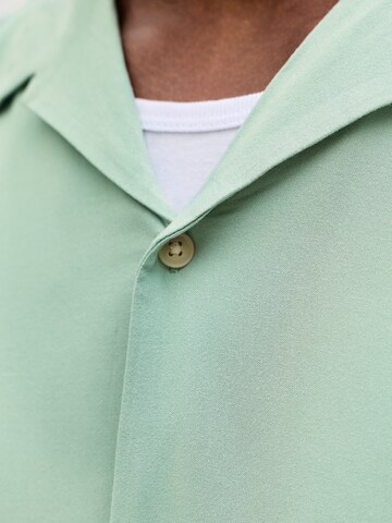 JACK & JONES Классический крой Рубашка 'JJEJEFF' в Зеленый