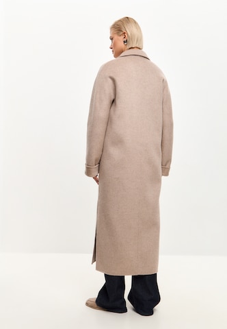 CESARE GASPARI Between-seasons coat in Beige