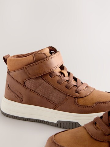 Sneaker de la Next pe maro