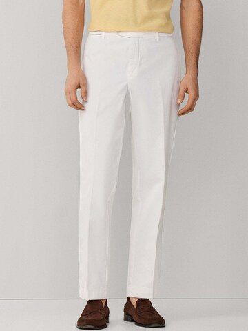 Hackett London Regular Hose 'SANDERSON ' in Weiß: Vorderseite