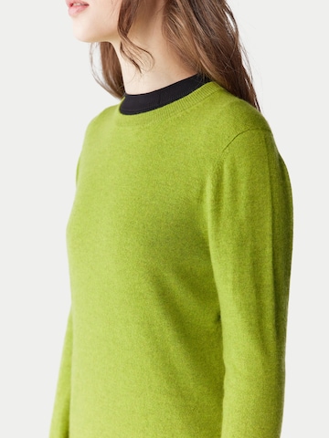 GOBI Cashmere Trui 'Women's Essential Cashmere Crewneck Sweater' in Geel