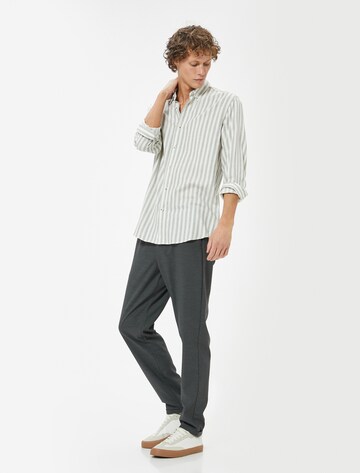 Koton Slimfit Broek in Grijs