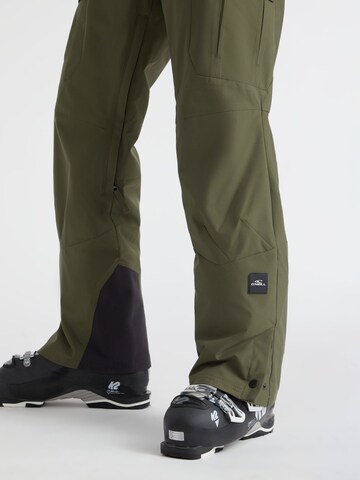 regular Pantaloni per outdoor di O'NEILL in verde