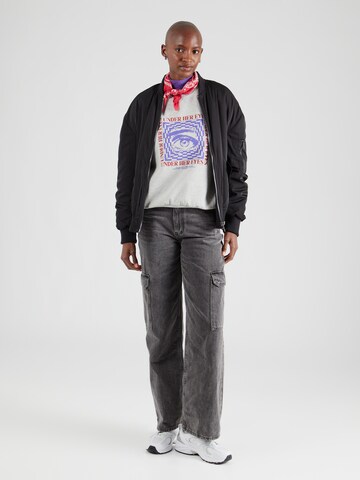 Kaotiko Sweatshirt 'UNDER HER EYES' in Grijs